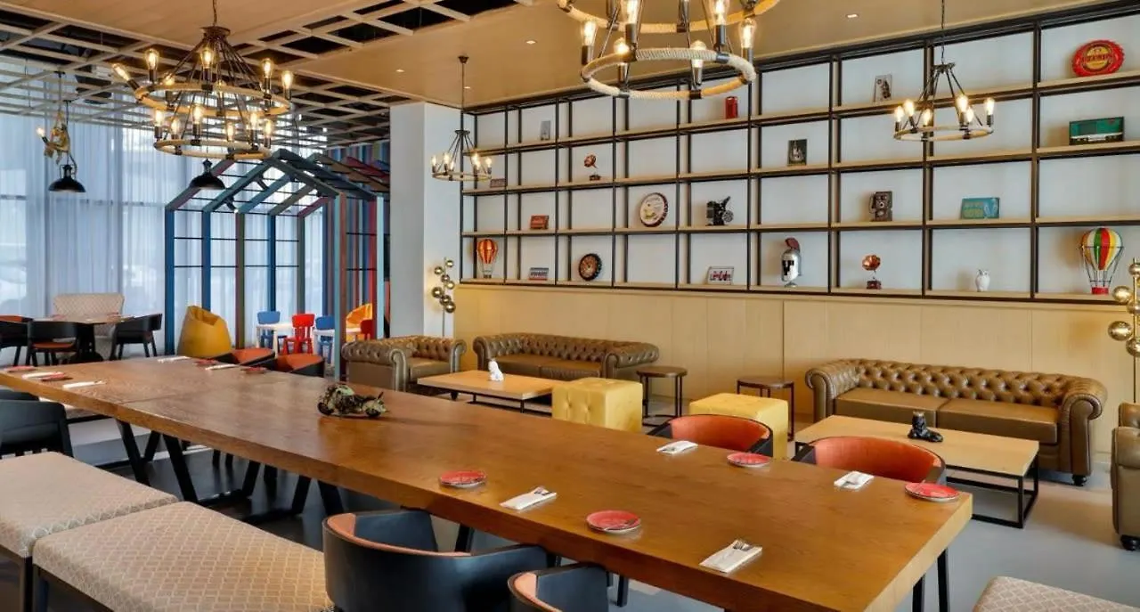Hospitality Expert 7 Palm Studio - Beach Pool Bar Dubai United Arab Emirates