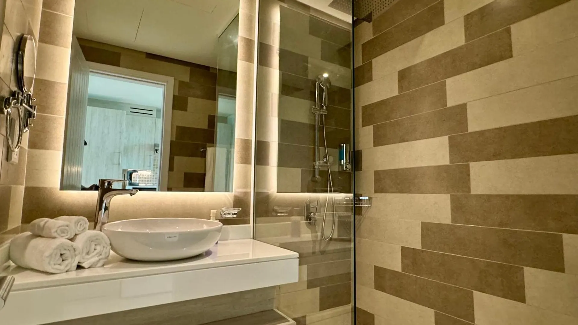 Hospitality Expert 7 Palm Studio - Beach Pool Bar Dubai